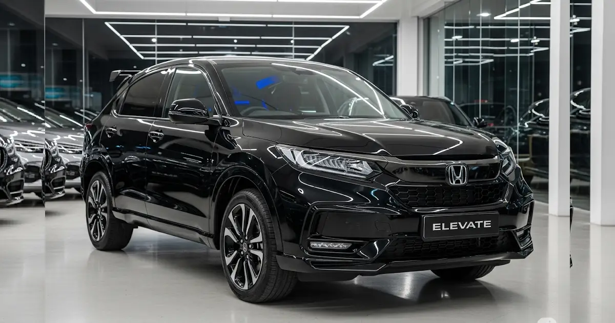 Honda Elevate Elite Pack के साथ ब्लैक ग्रिल, एंबिएंट लाइटिंग और स्पॉयलर के साथ शो-रूम डिस्प्ले पर दिख रही SUV